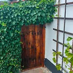 Appartement Prazdninova S Uzavrenym Dvorem A Zahradou Bernartice (Pisek)