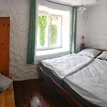 Prazdninova S Uzavrenym Dvorem A Zahradou * Bernartice (Pisek)