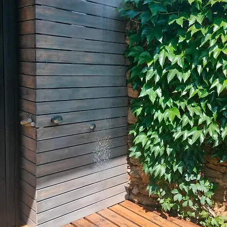 Prazdninova S Uzavrenym Dvorem A Zahradou Appartement