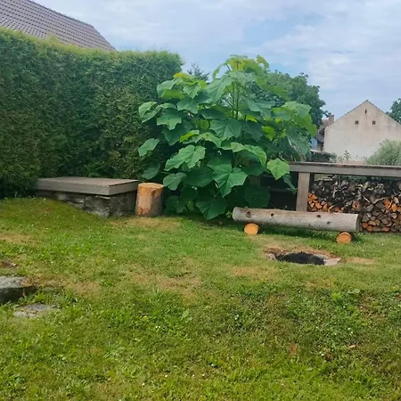 Appartement Prazdninova S Uzavrenym Dvorem A Zahradou