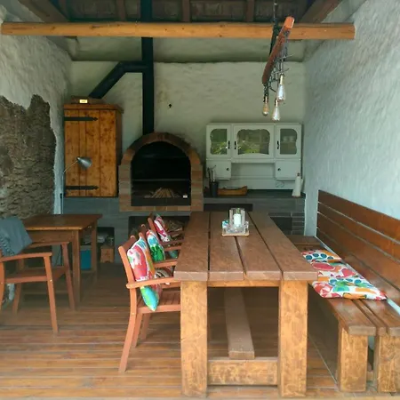 Prazdninova S Uzavrenym Dvorem A Zahradou Appartement Bernartice (Pisek)