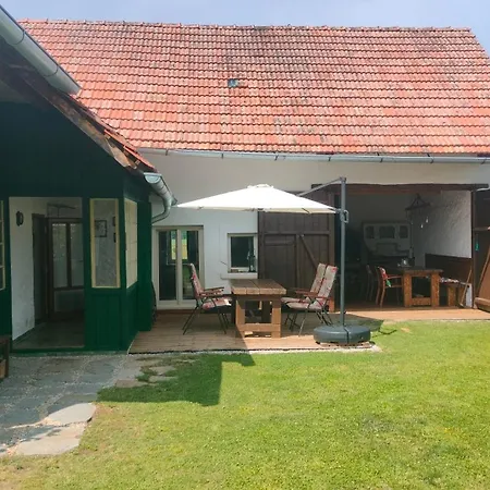 Appartement Prazdninova S Uzavrenym Dvorem A Zahradou