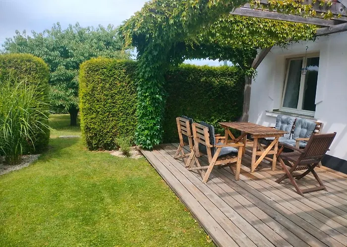Apartment Prazdninova S Uzavrenym Dvorem A Zahradou Bernartice (Pisek)