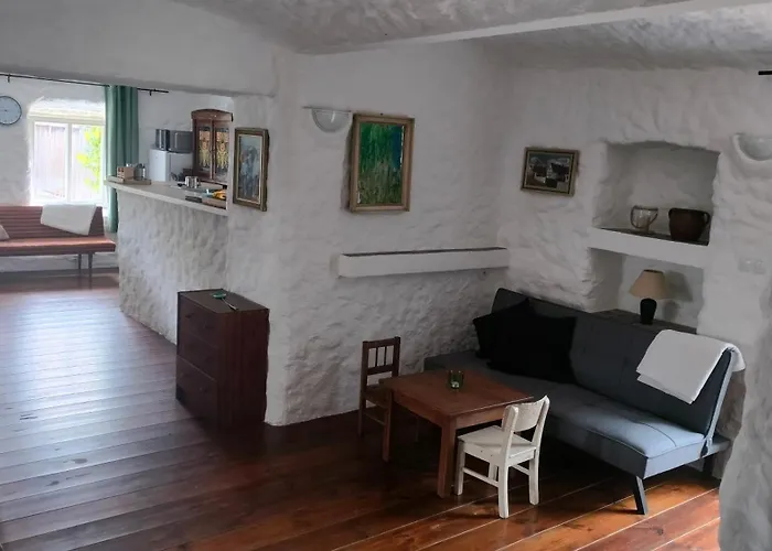 Prazdninova S Uzavrenym Dvorem A Zahradou Apartment *